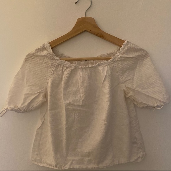 White puffed blouse - Picture 4 of 4